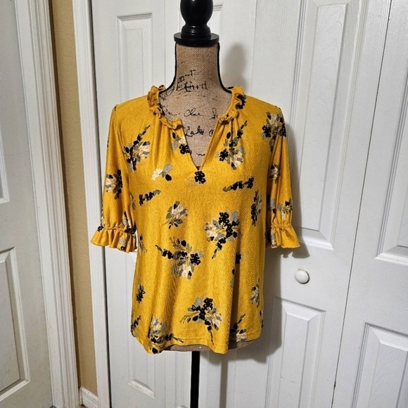 MELLODAY Tops - Melloday Yellow Floral Ruffled Blouse Size S